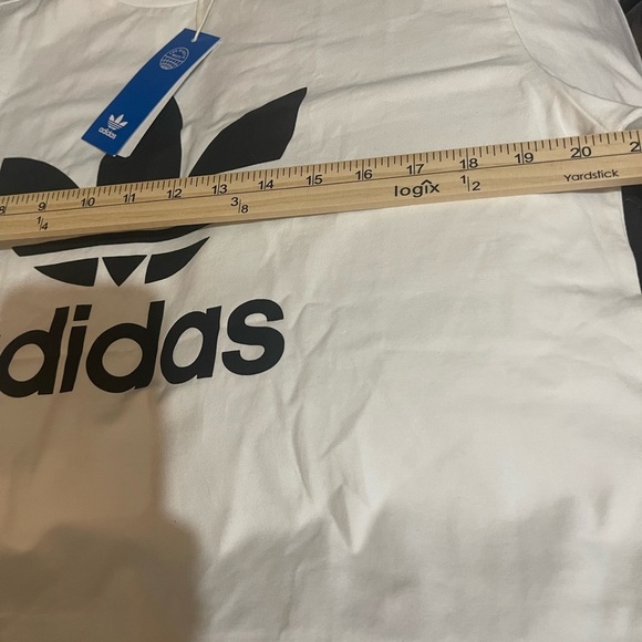 Adidas White T-Shirt Large NWT gift 🎁 included - Picture 5 of 7
